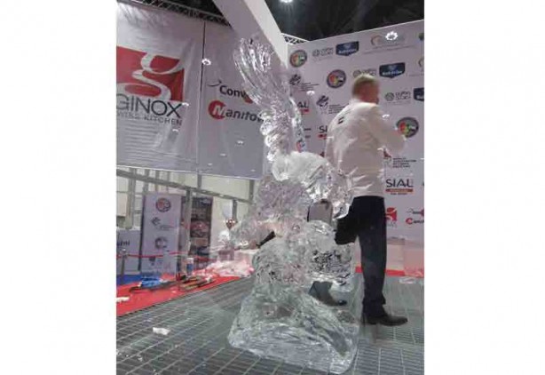 UAE ice carvers show off their best works of art-3